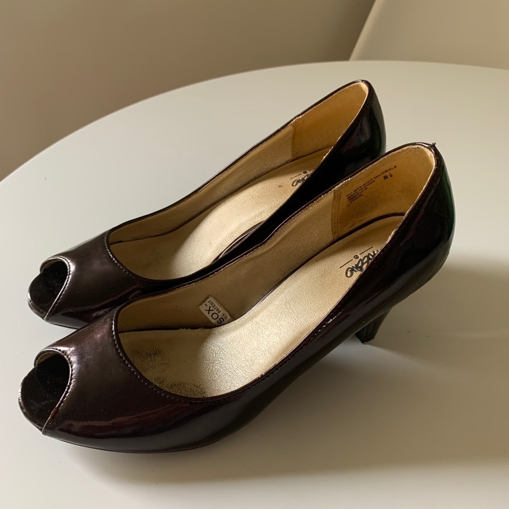 Mossimo 8.5 dress shoes Bronze open toe heels